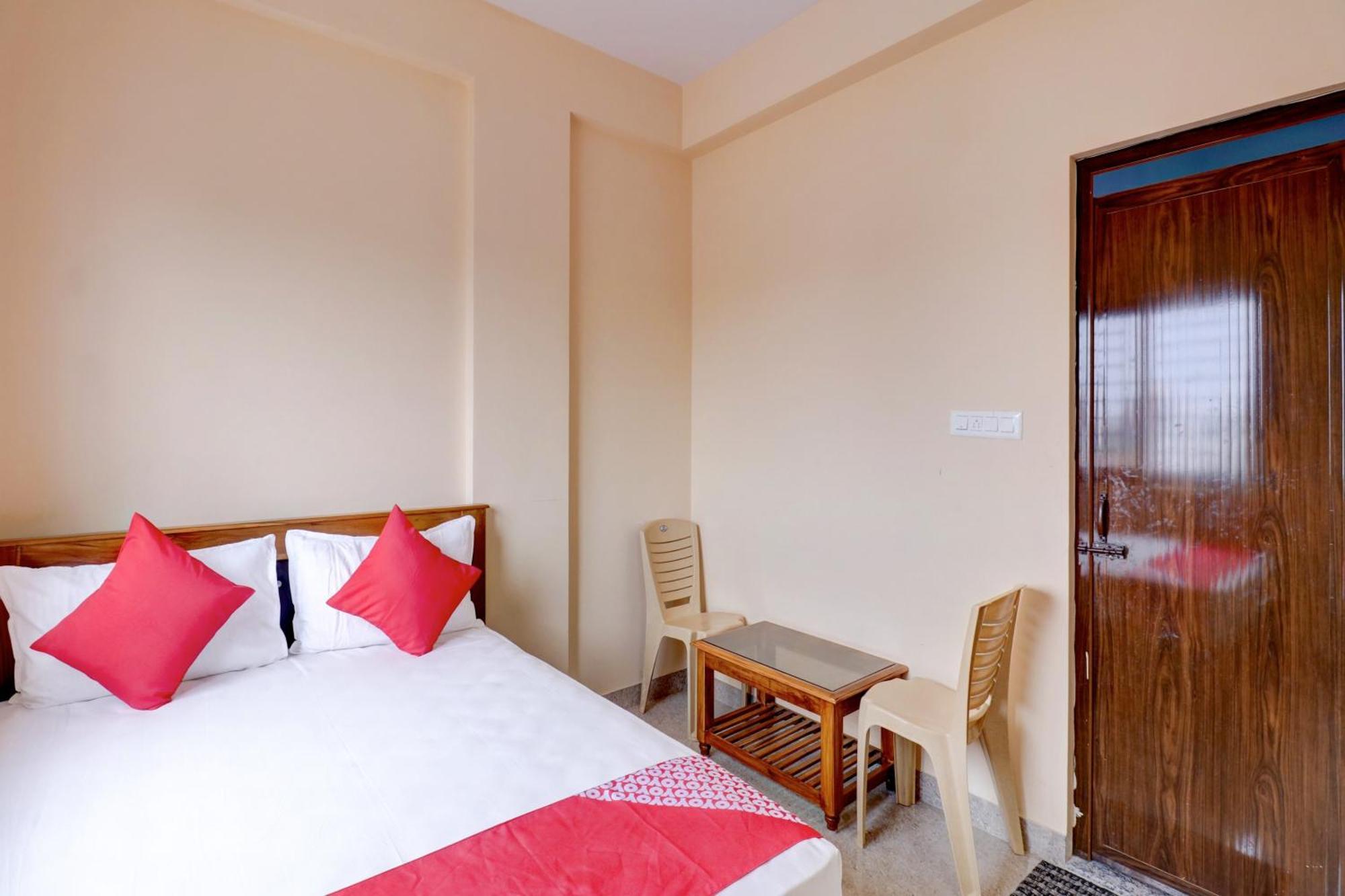 Oyo Flagship Golden Treasury Hotel Bangalore Ngoại thất bức ảnh