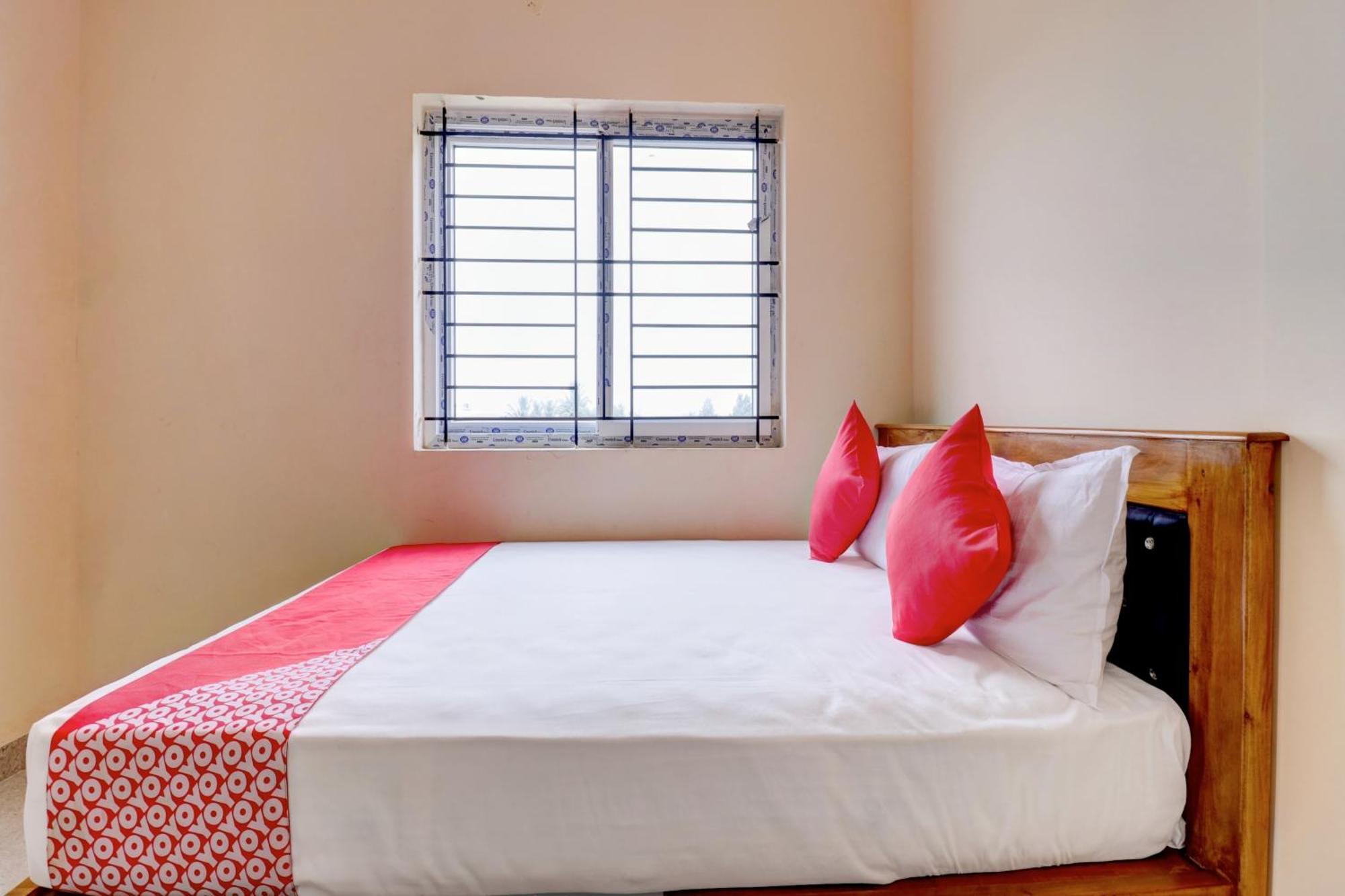 Oyo Flagship Golden Treasury Hotel Bangalore Ngoại thất bức ảnh
